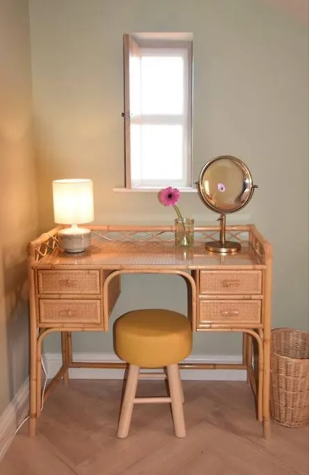 Sunny, Stylish Character Apartment Next To Park York 0*,  United Kingdom